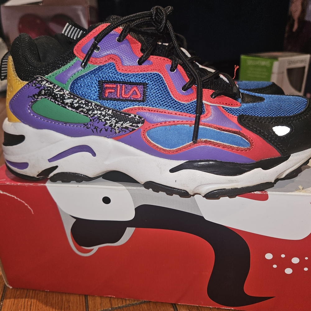 Fila Dynamic Blue and Red Sneakers Men Size 6.5 And Women Size 8.5
